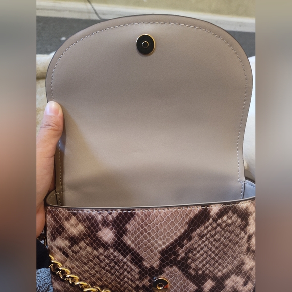 Michael Kors Jet set crossbody bag - Picture 4 of 15